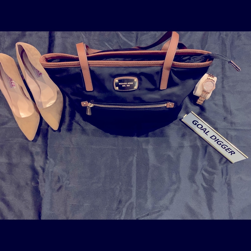 VINTAGE MICHAEL KORS NYLON BLACK AND TAN TOTE 👜